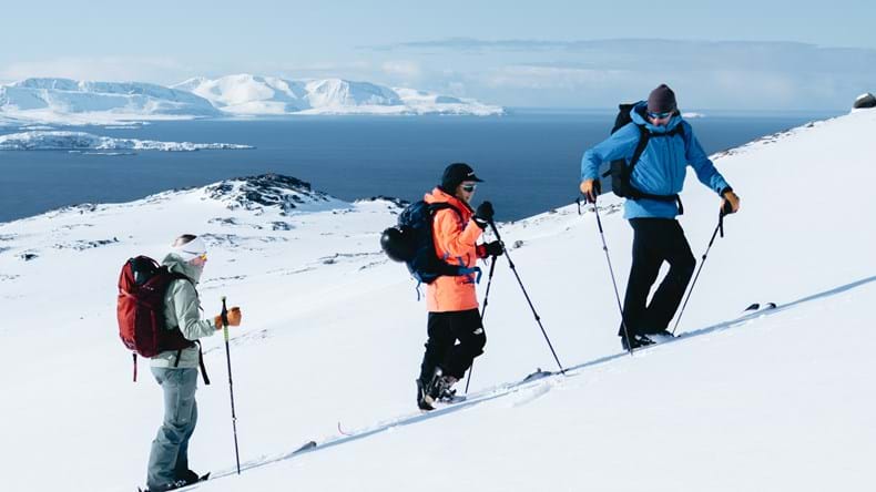 Ny filmpremiere den 27.11.2023 - Sea to Summit: Et skieventyr gjennom Arktis.
