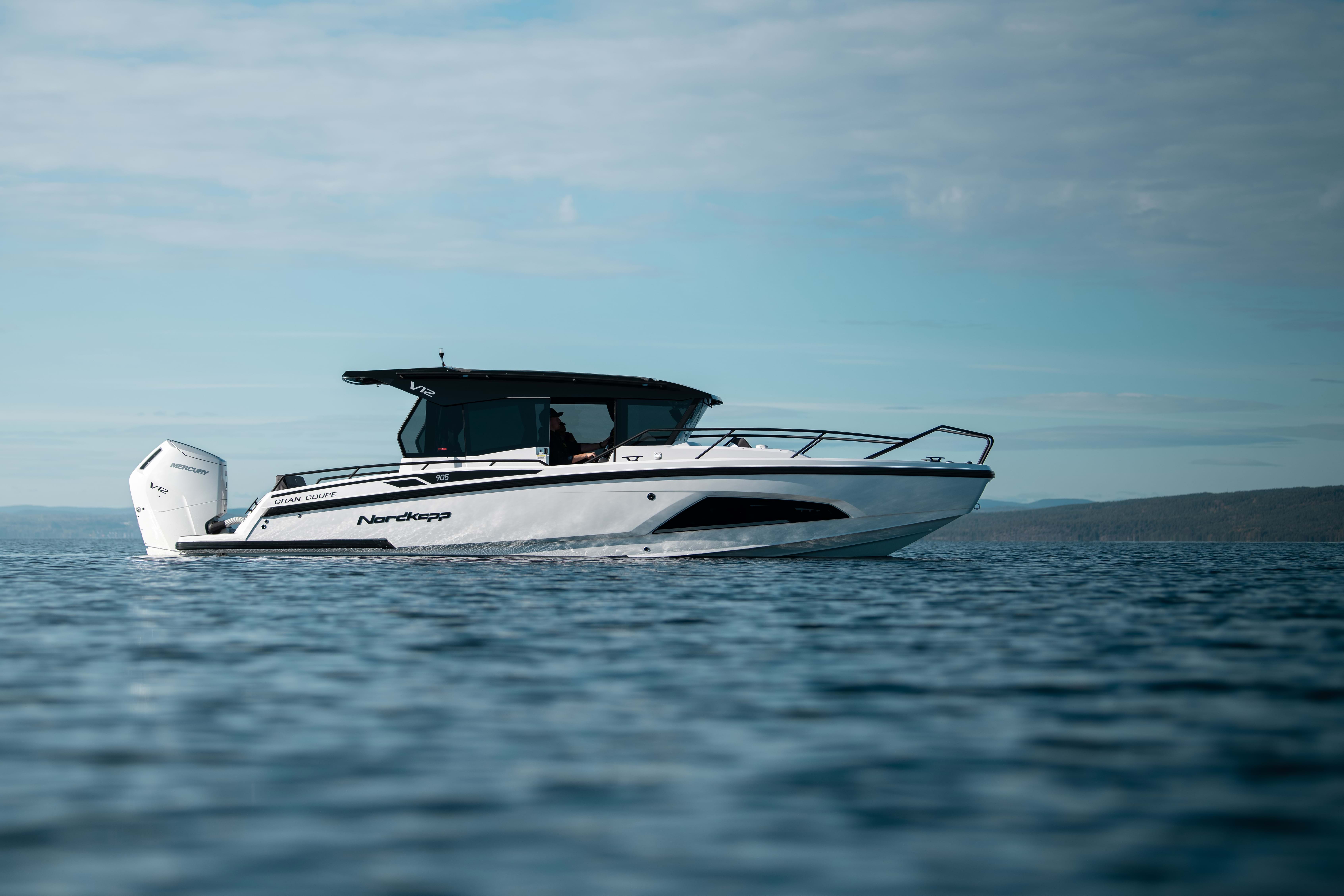 Nordkapp Coupe 905 V12