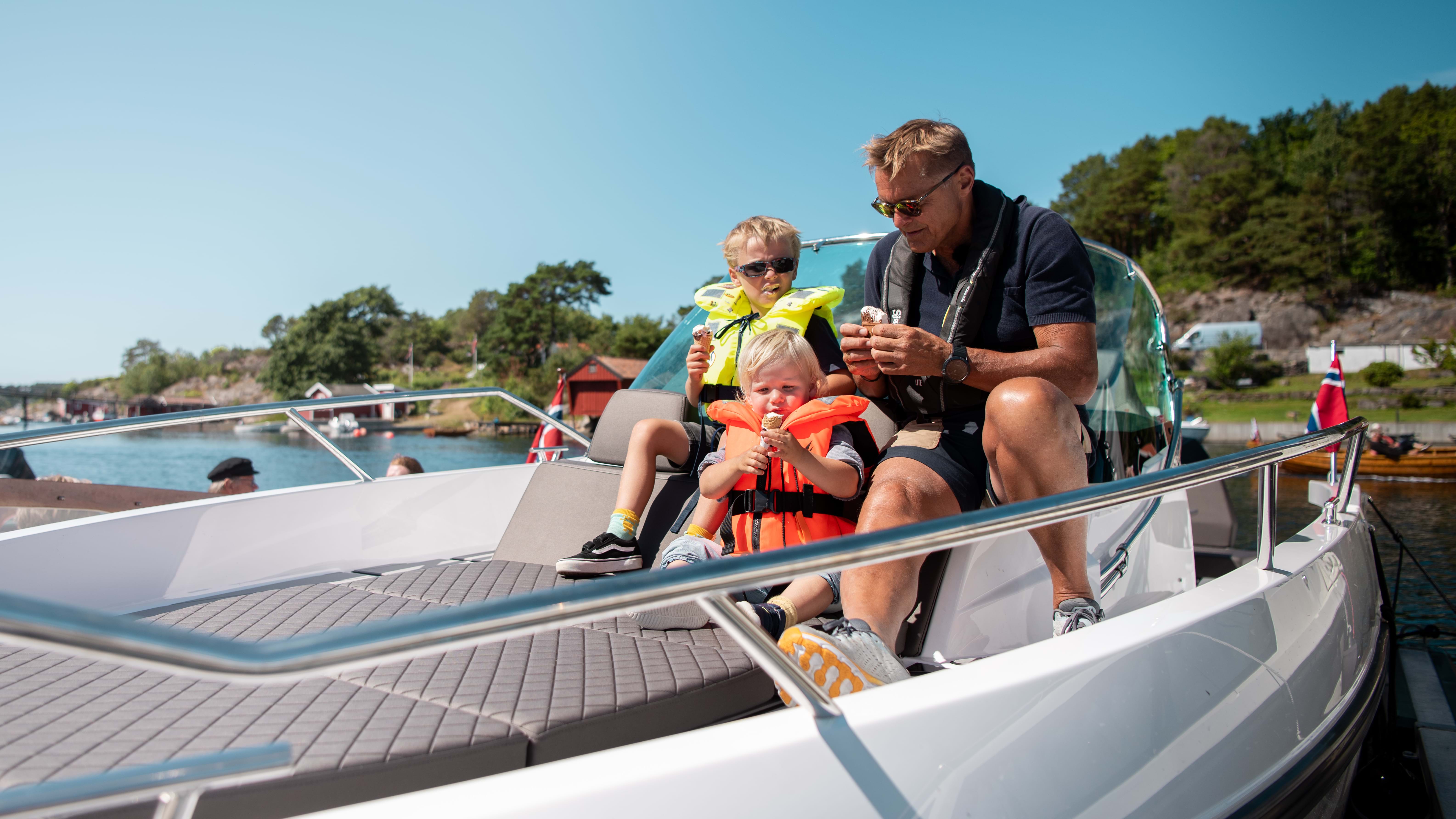 Båtliv med barn: 7 viktige tips for et eventyr på havet.